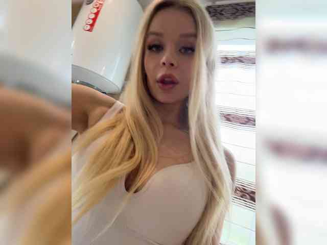 -Riviera-'s chat room