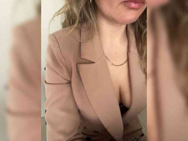 _IBlondy_'s chat room