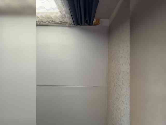 -Hennessy-'s chat room