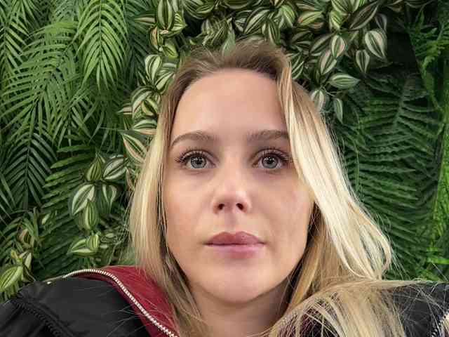 _Katrinka_'s chat room