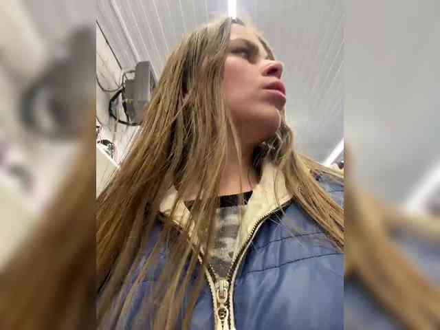 LolaSexxx's chat room