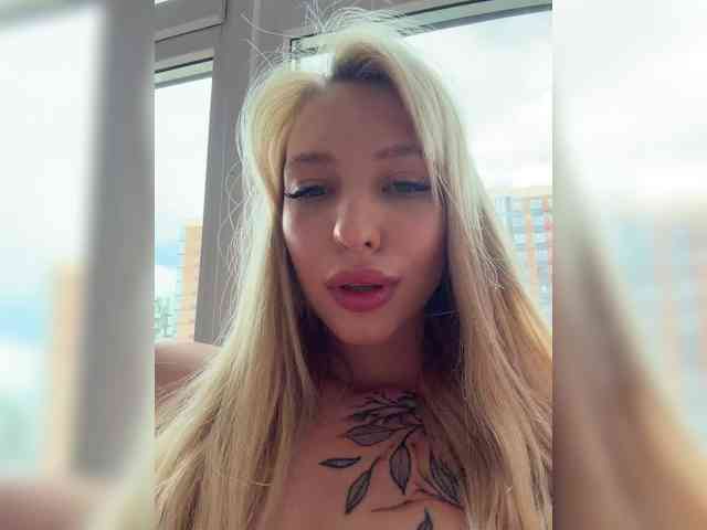 Cristi-Candy's chat room