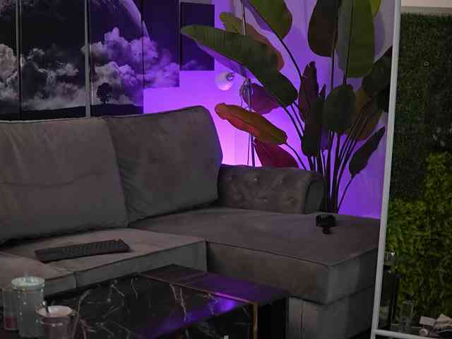 RaquelleVon's chat room