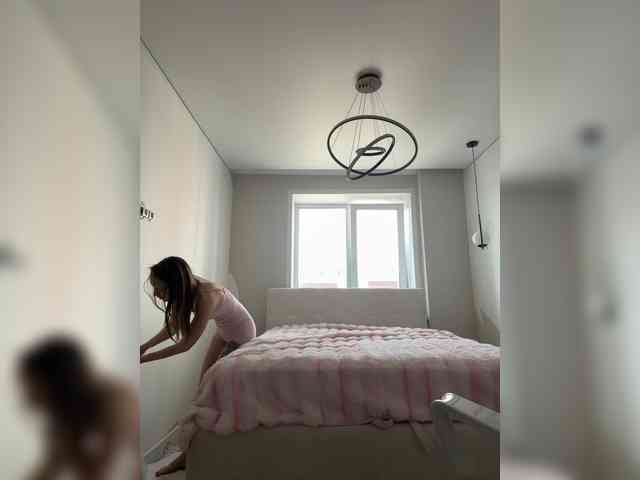 MilaLuxury's chat room