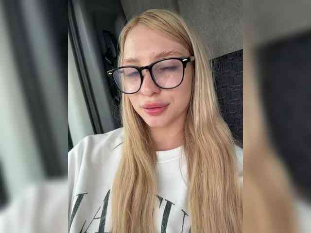 Cristi-Candy's chat room