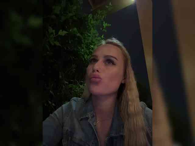 _Katrinka_'s chat room