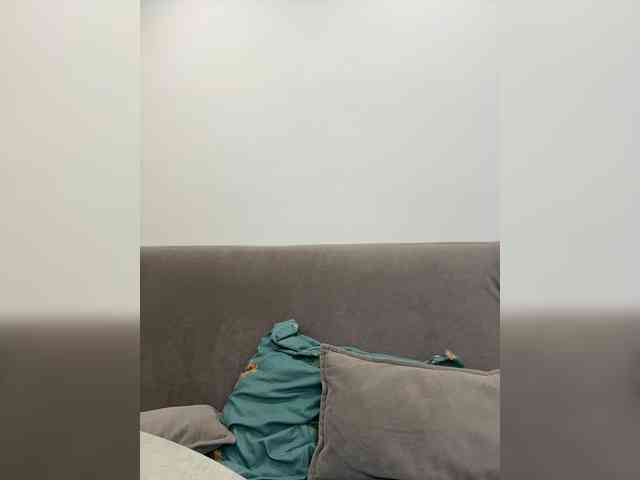 -Valeria-'s chat room