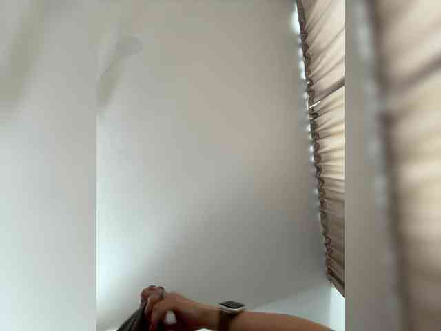 LedyMiya's chat room