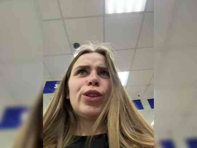 LolaSexxx's chat room