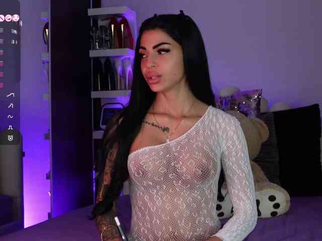 AngelaMyst's chat room