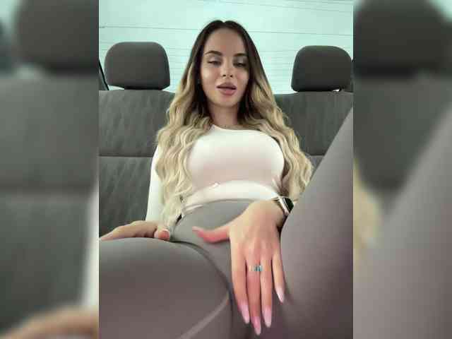 LedyMiya's chat room