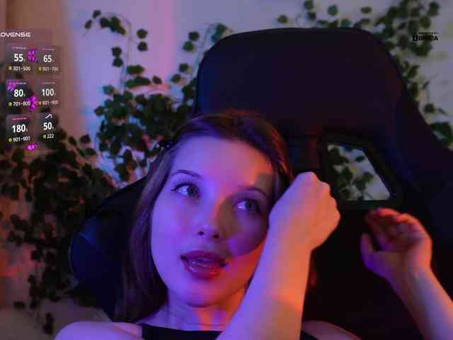 _Q_'s chat room