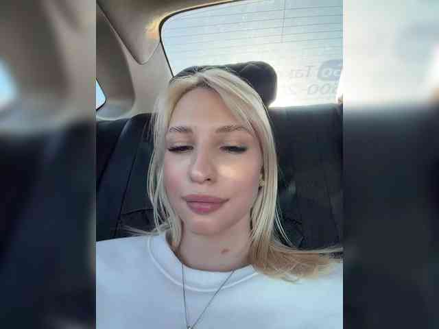 Cristi-Candy's chat room