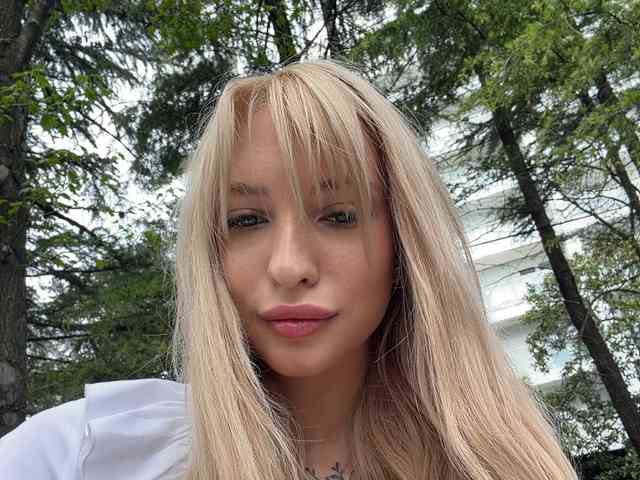Cristi-Candy's chat room