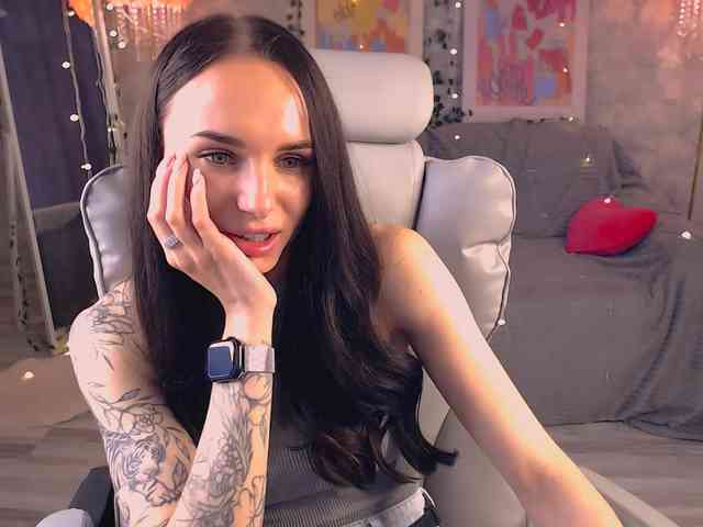 NicoleMerz's chat room