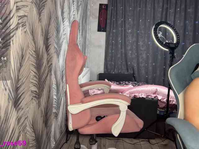 LallyRose's chat room