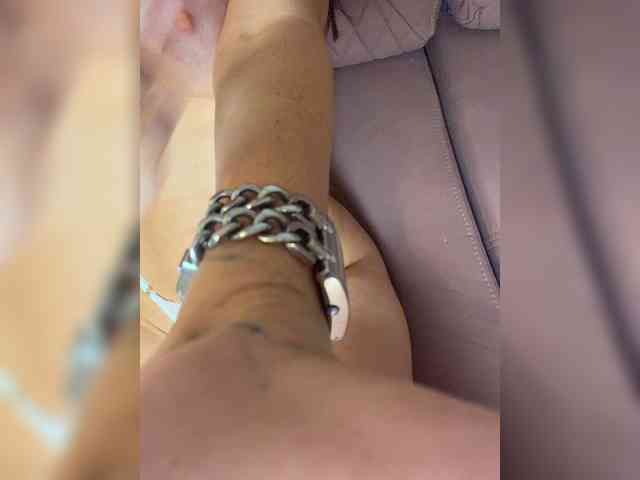 OrgazMia's chat room