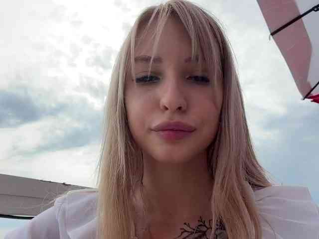 Cristi-Candy's chat room