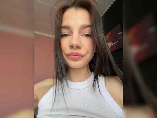 StrawberryGirl-'s chat room