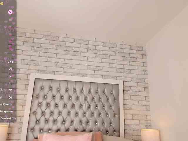 EmilyLux's chat room