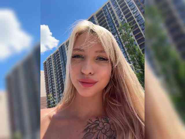 Cristi-Candy's chat room