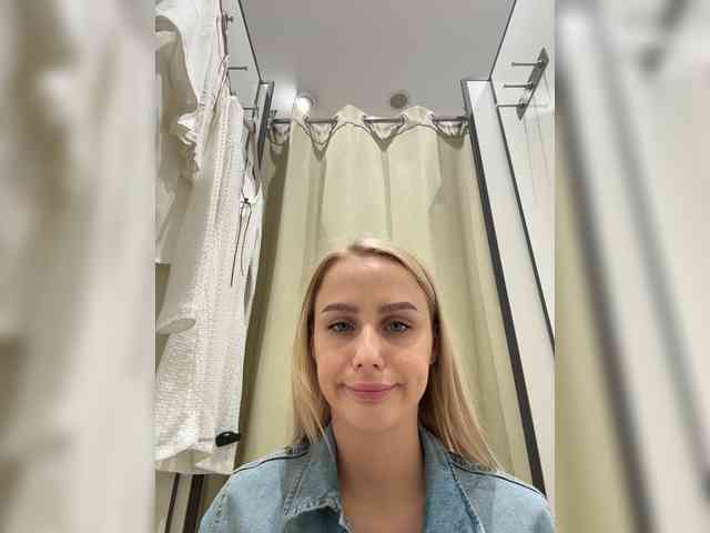 _Katrinka_'s chat room