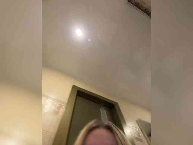 -Riviera-'s chat room