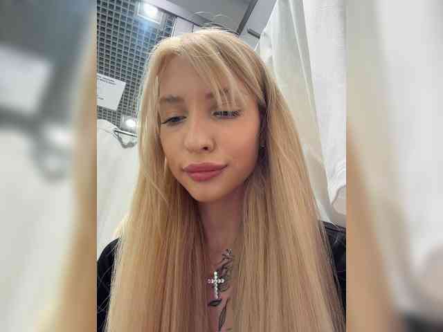 Cristi-Candy's chat room