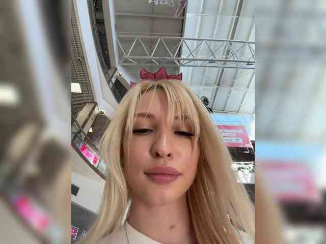 Cristi-Candy's chat room