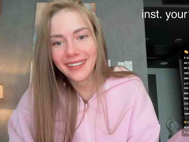 VikkiExtraCheese's chat room