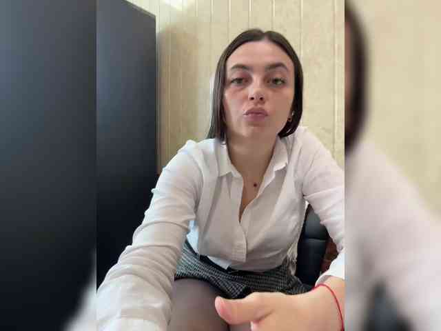 LustySass's chat room