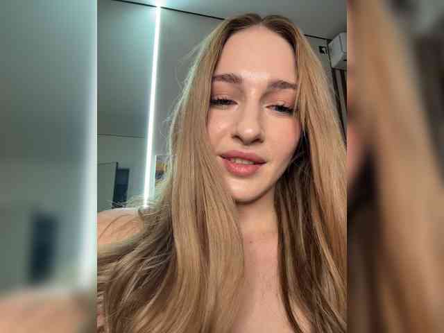 VictoriaBix's chat room
