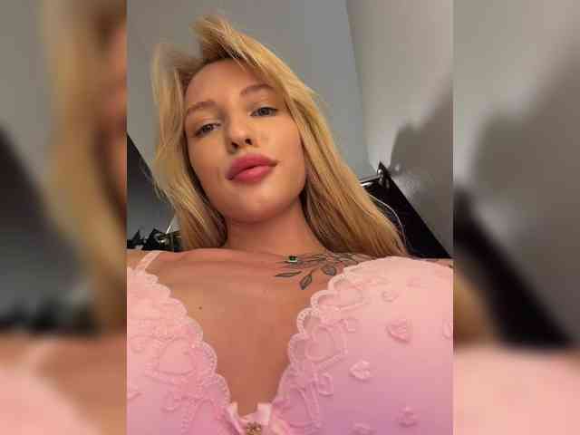 Cristi-Candy's chat room