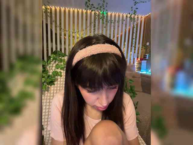 -Violetttttka-'s chat room