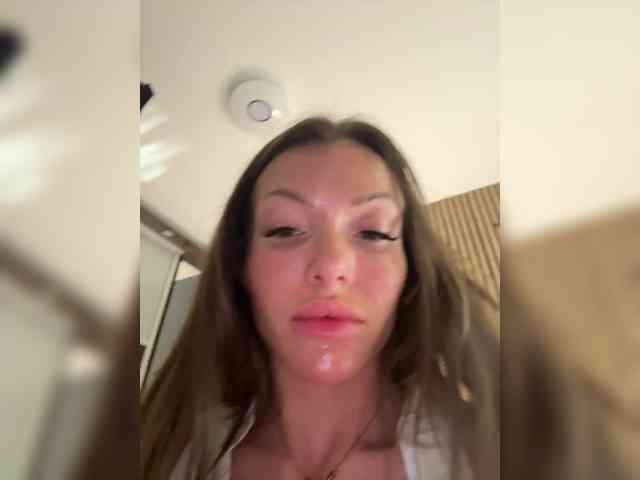 WILD-ANGEL777's chat room