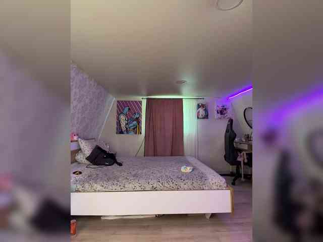 -MaybeBaby-'s chat room