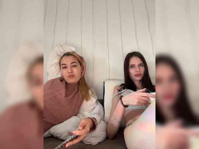 -Zoe-Love-'s chat room