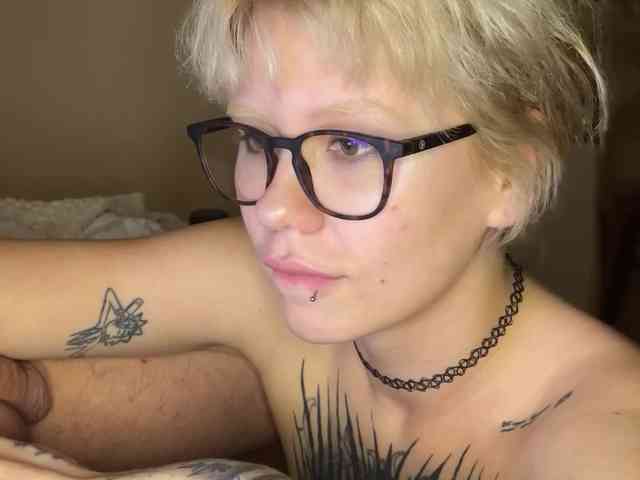 naughtylayla66's chat room