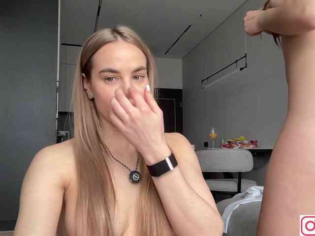 diffgirls1-1's chat room