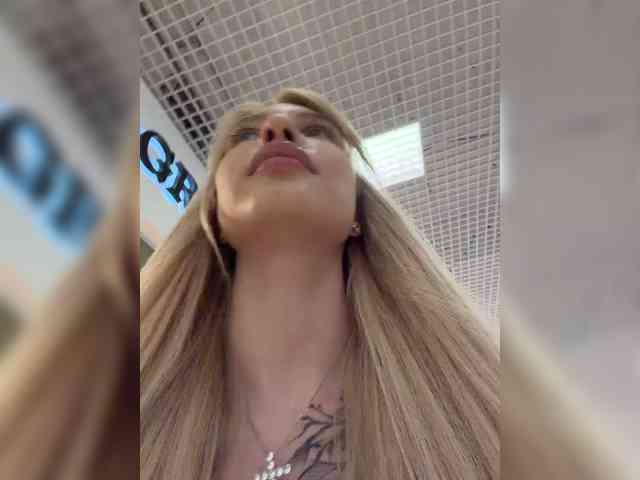 Cristi-Candy's chat room