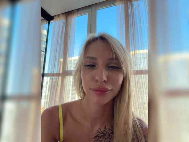 Cristi-Candy's chat room