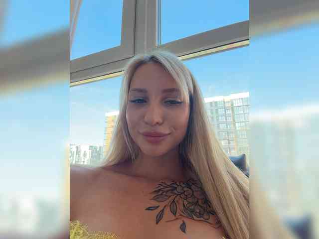 Cristi-Candy's chat room