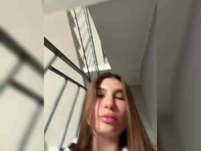 -EmilyBaby-'s chat room