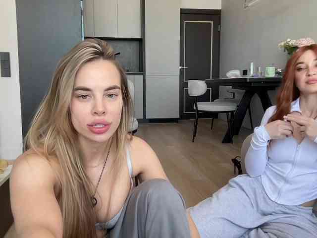 diffgirls1-1's chat room