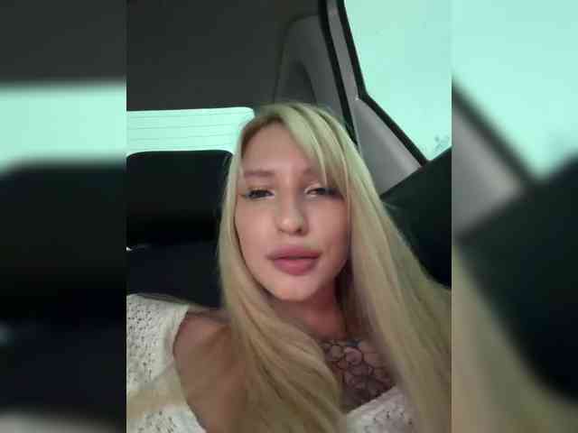 Cristi-Candy's chat room