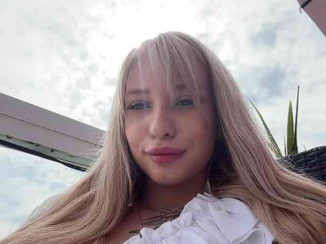 Cristi-Candy's chat room