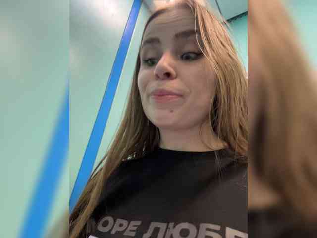 LolaSexxx's chat room