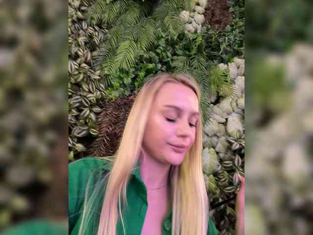 _Katrinka_'s chat room