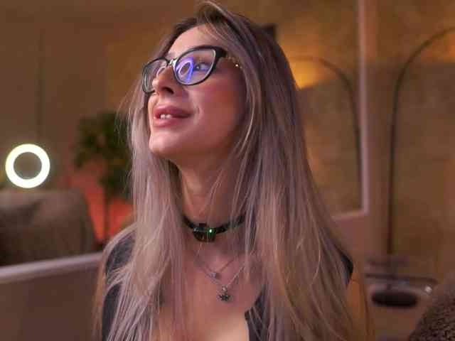 MaddieBryggs's chat room