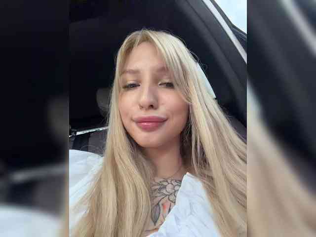Cristi-Candy's chat room